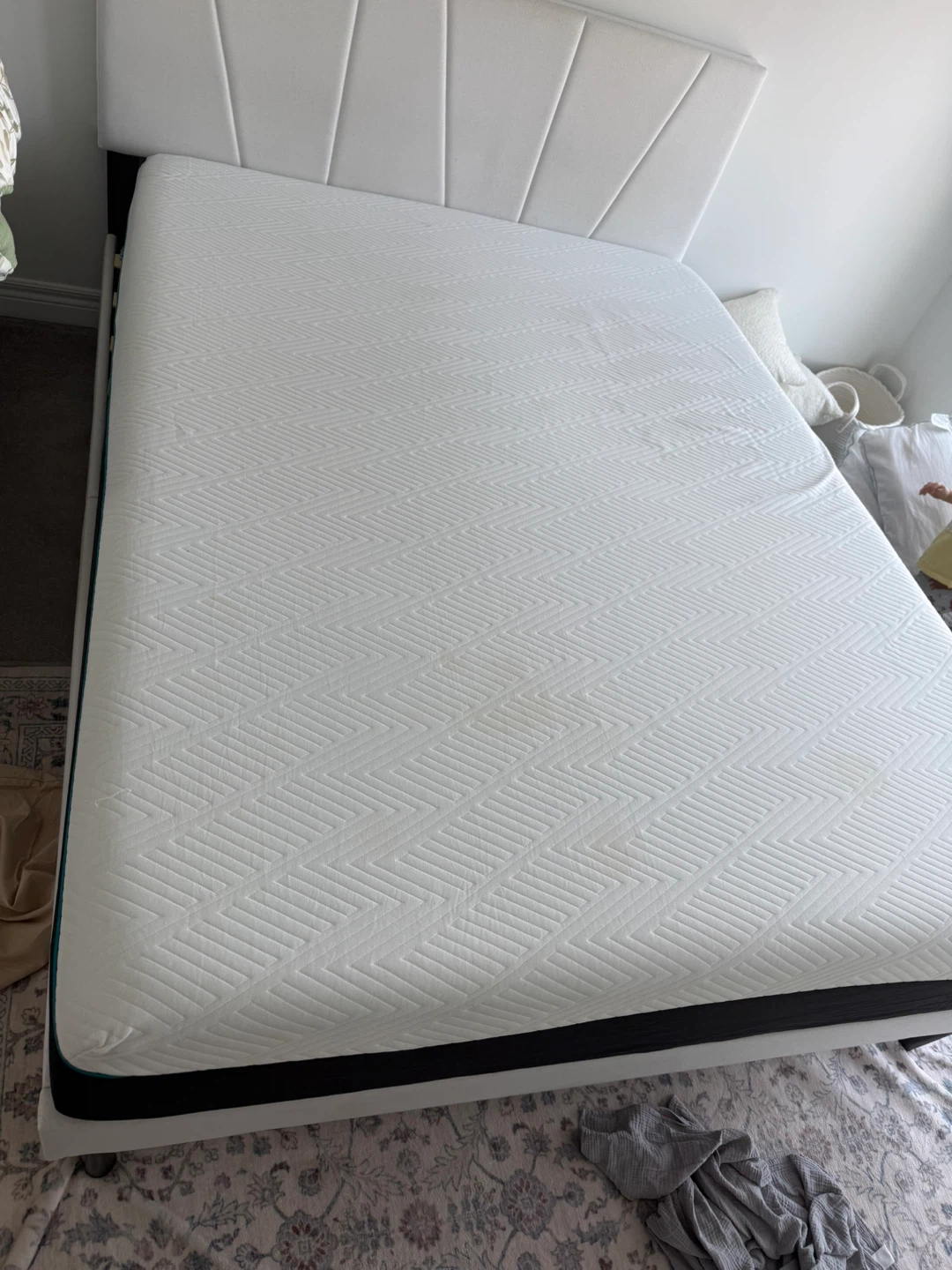 Structube White Queen-size bed with mattress - photo 3