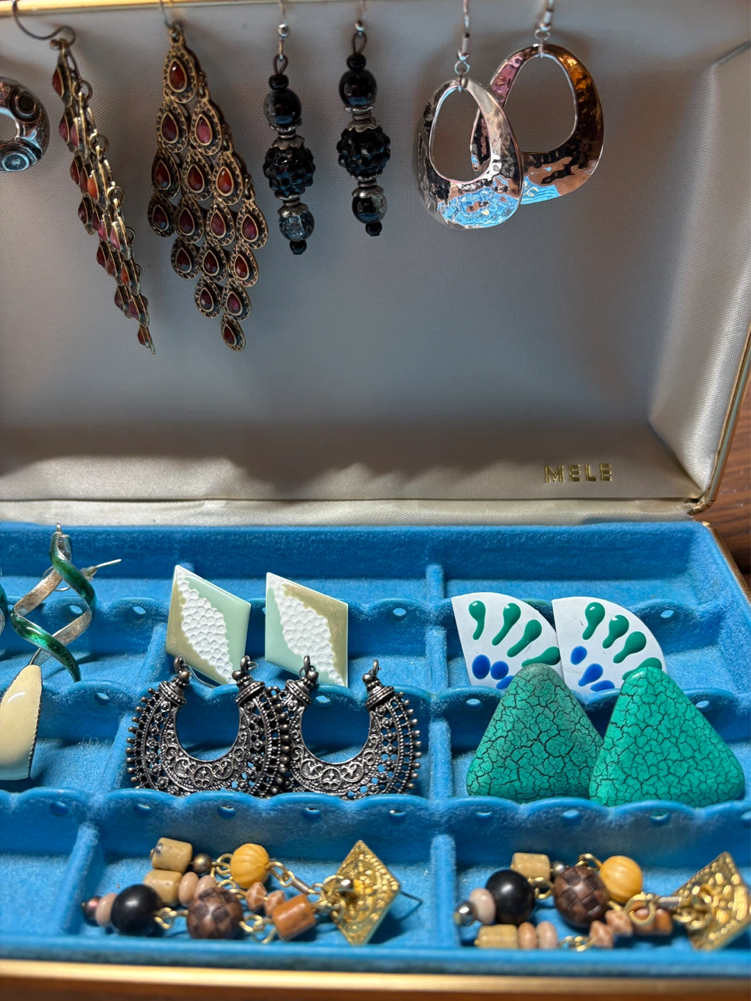 Lot of costume earrings - photo 2