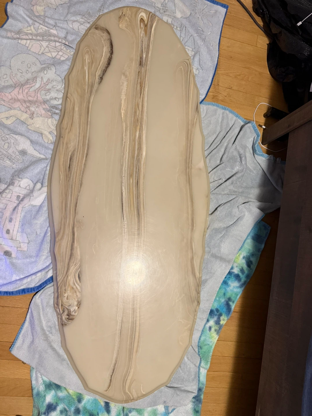 Large oval stone-look tabletop / coffee table top