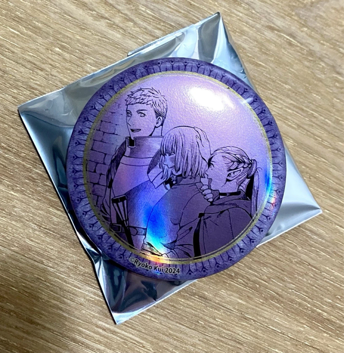Delicious In Dungeon Laios Marcille Falin Holographic Pin Badge - photo 3