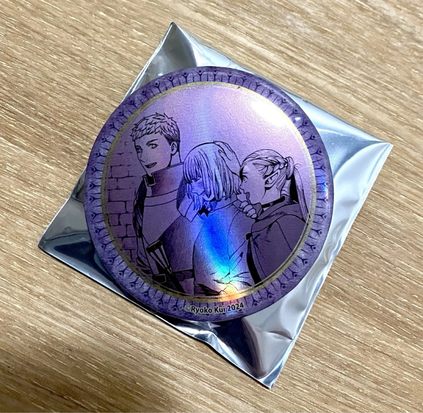 Delicious In Dungeon Laios Marcille Falin Holographic Pin Badge - photo 4