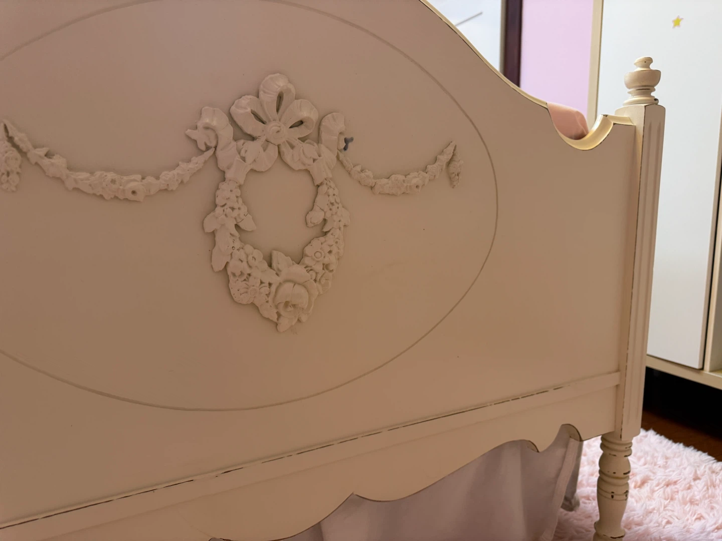 Cream French Provincial Twin Bed Frame & Mattress - photo 2