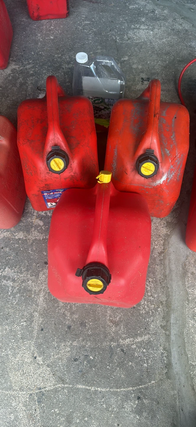Assorted Gas Cans - Red and Pink - photo 2