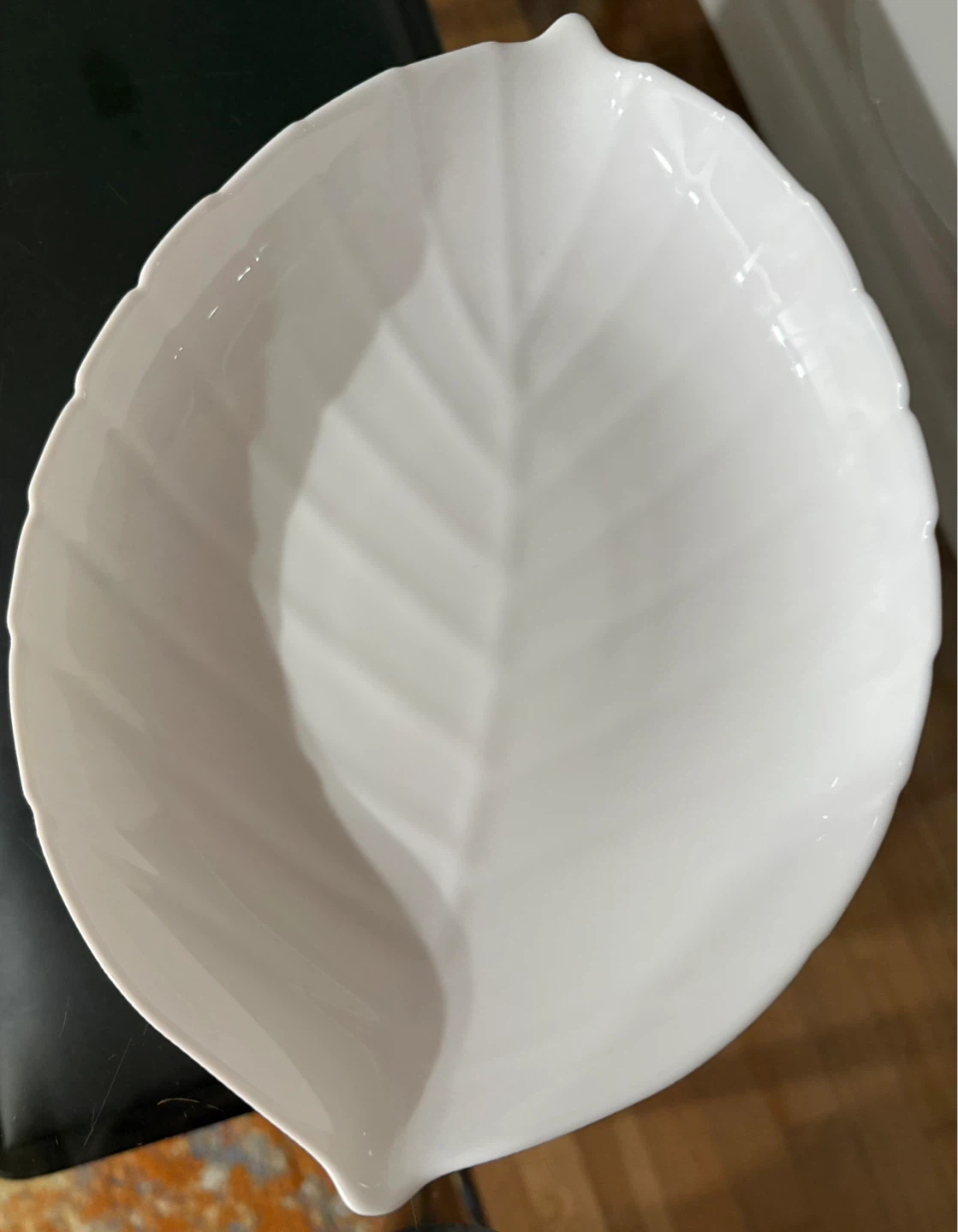 Set of 6 All for You Leaf Shaped White Serving Dishes - photo 2