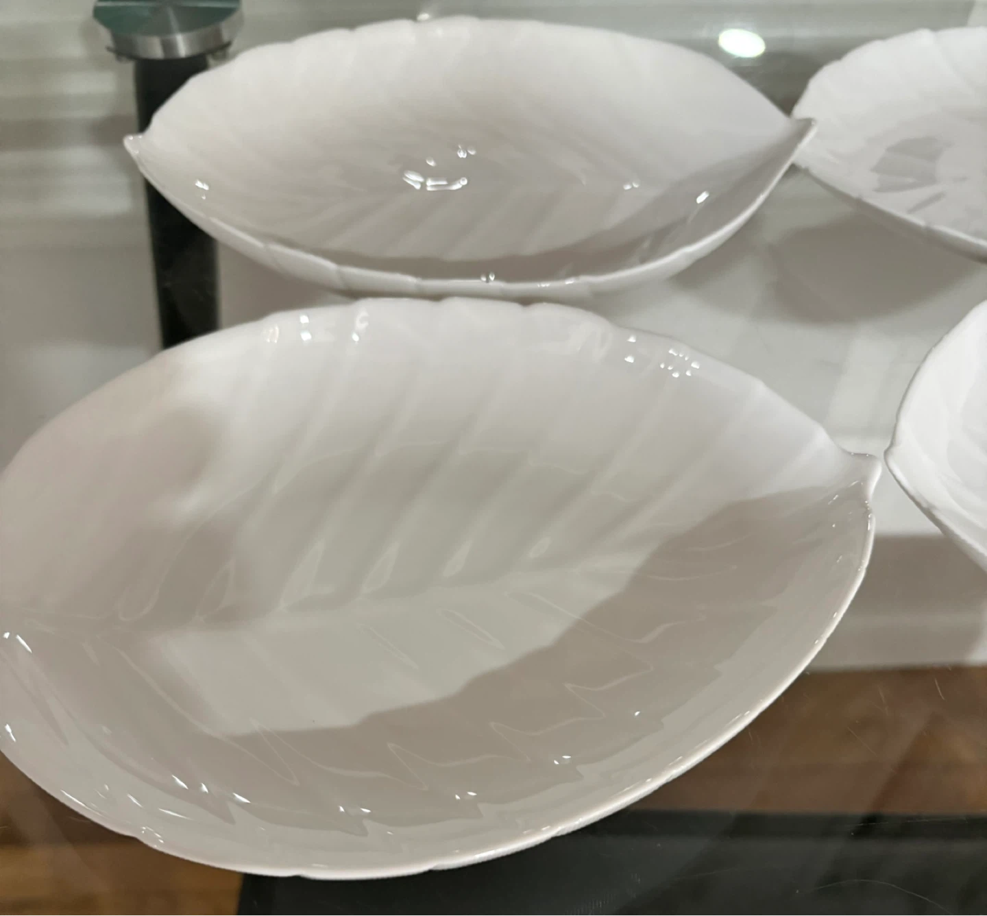 Set of 6 All for You Leaf Shaped White Serving Dishes - photo 5