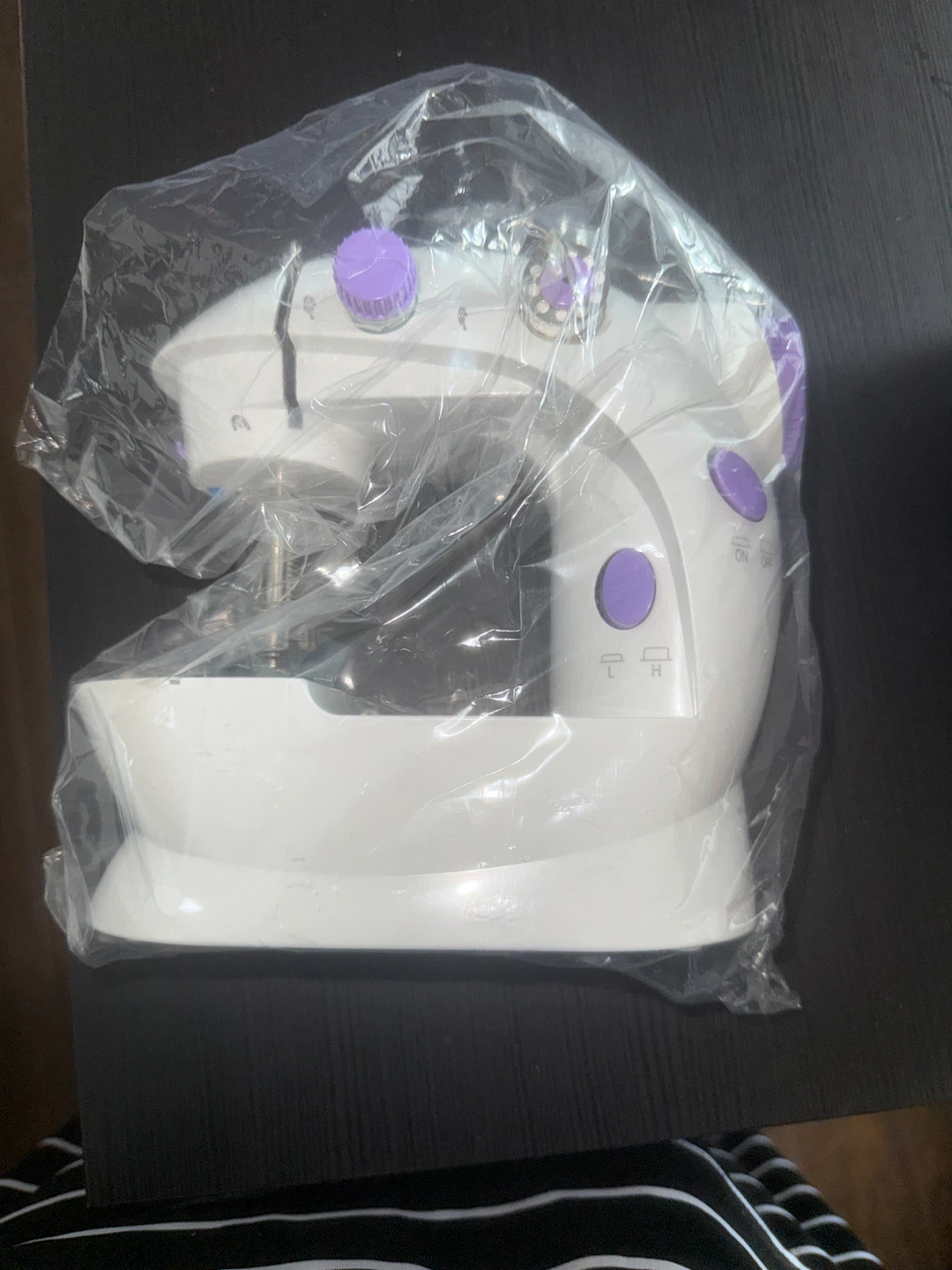 Mini Sewing Machine SM-202A with Double Threads - photo 2