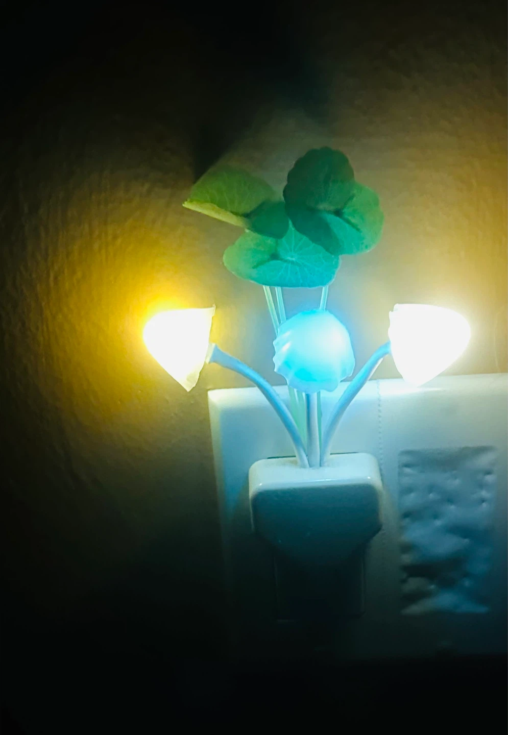 Mushroom Night Light with Leaves - photo 2