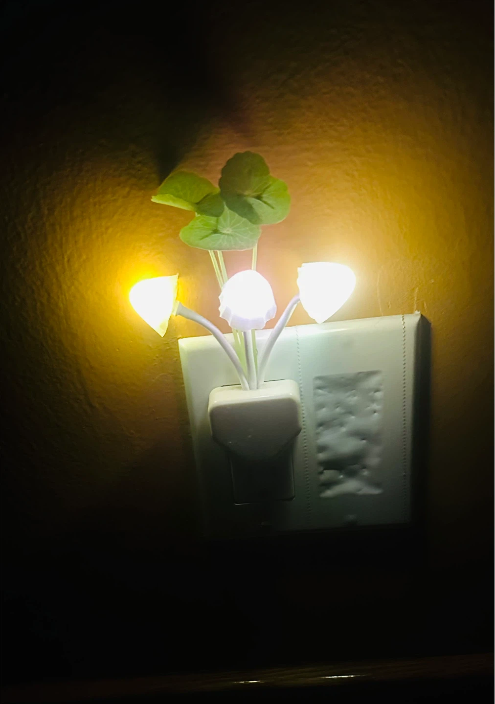 Mushroom Night Light with Leaves - photo 3