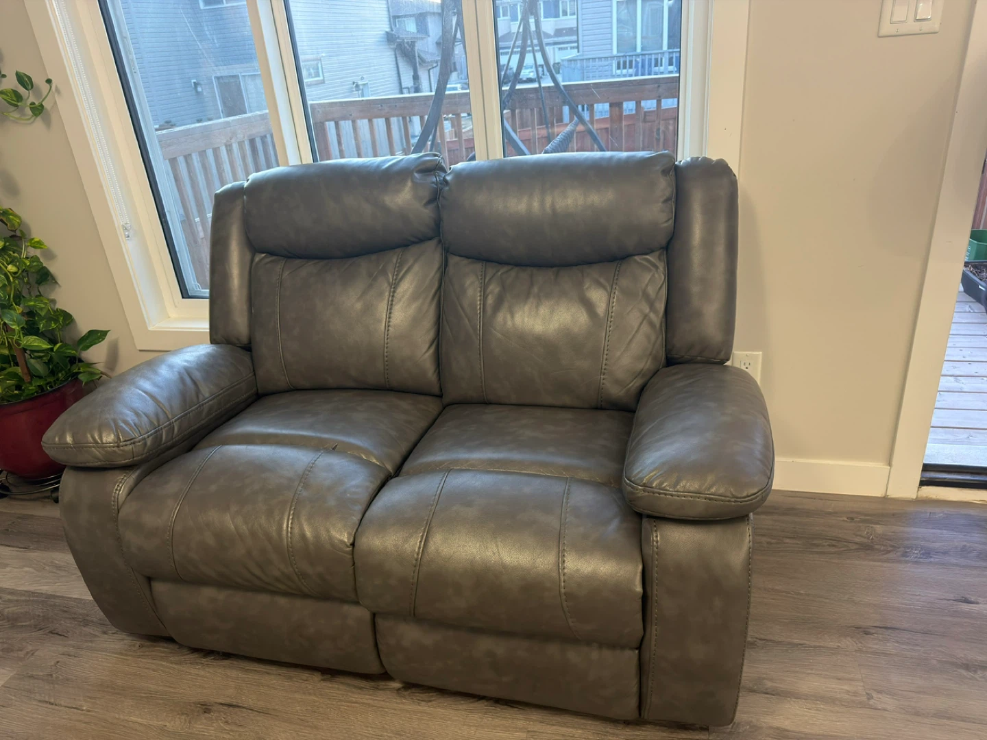 Grey Leather Loveseat Recliner sofa - photo 4