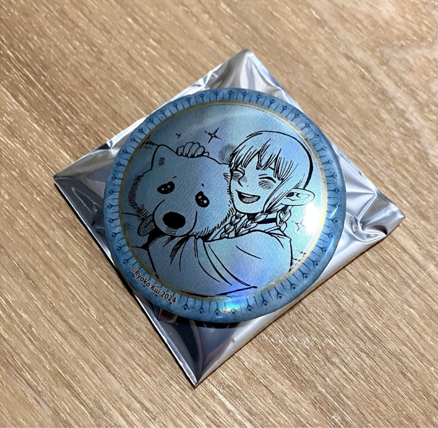 Delicious In Dungeon Marcille Donato Holographic Button Pin - photo 3