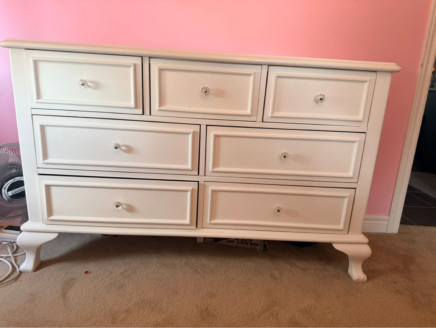 White 6-Piece Bedroom Set with Bed, Dresser, and Nightstands - photo 2