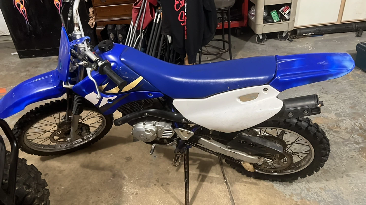 Blue Yamaha Dirt Bike 125 ttr - photo 3