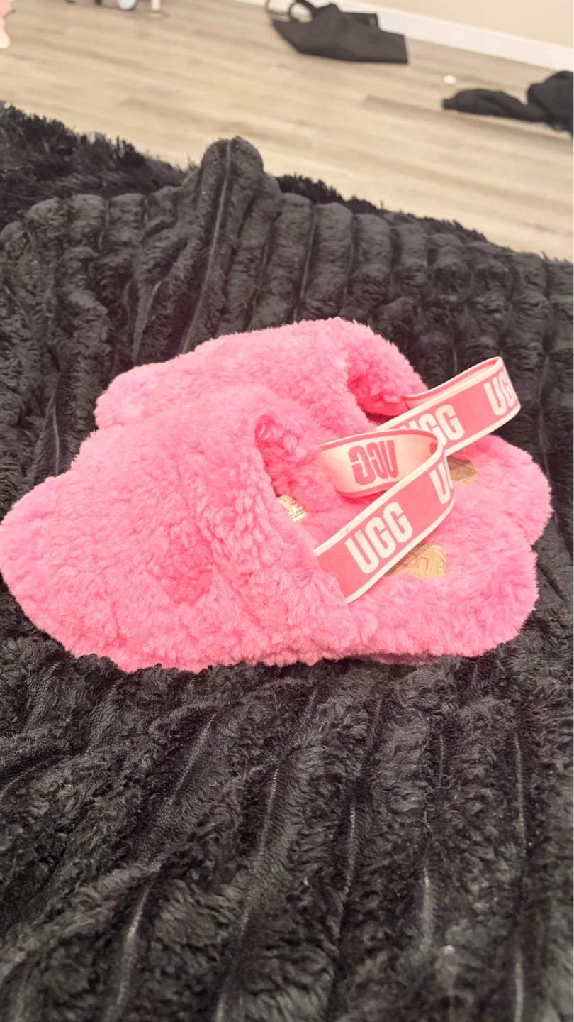 Ugg Pink Fluffy Slippers - photo 2