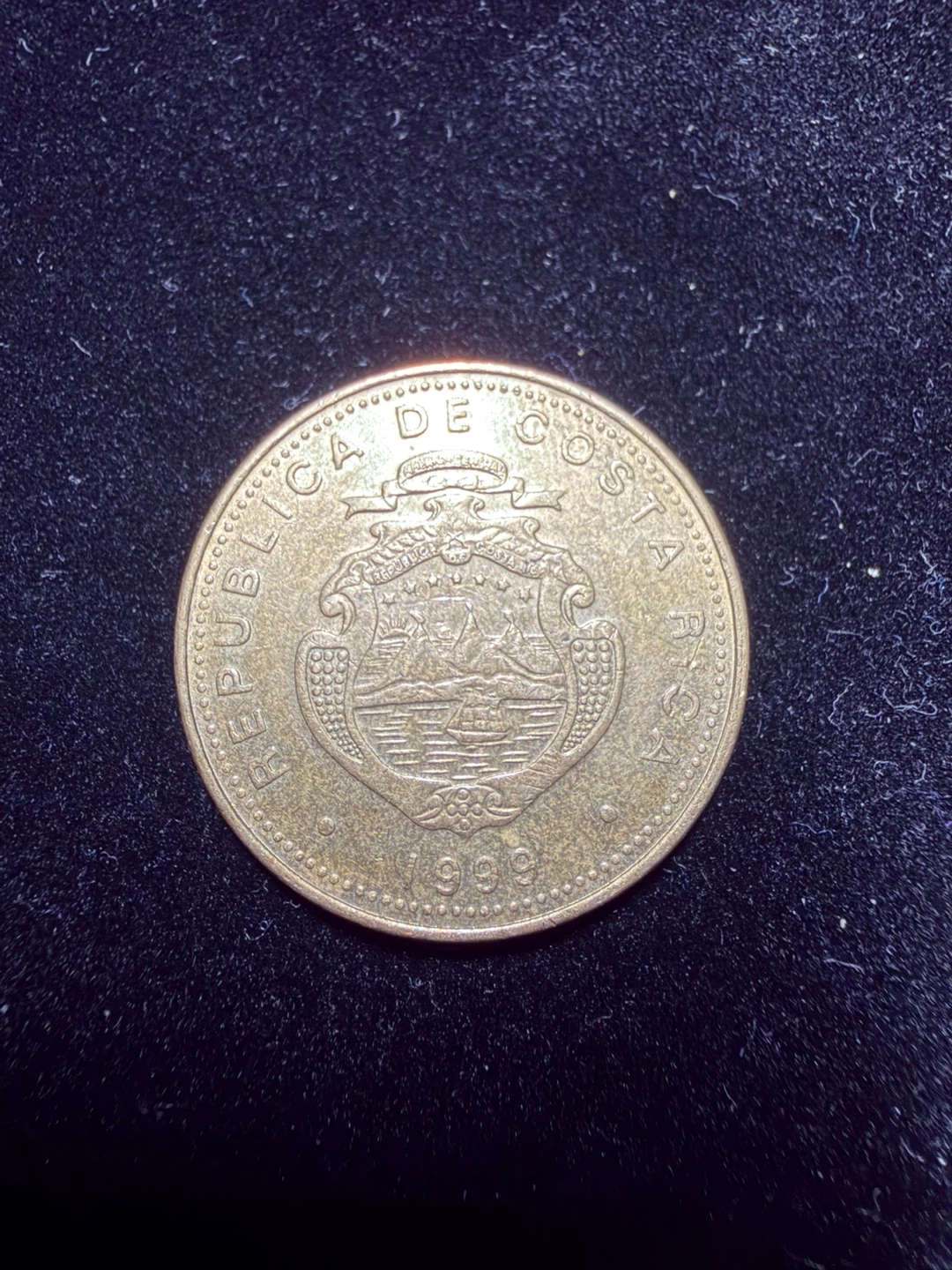 Costa Rica 50 Colones Coin 1999 - photo 2