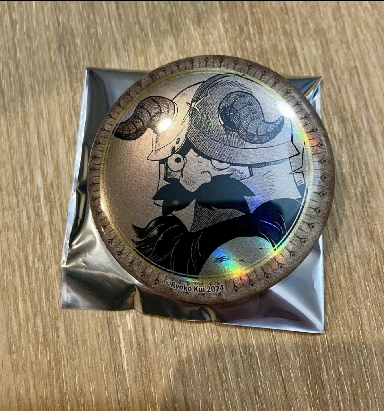 Delicious In Dungeon Senshi of Izganda Holographic Button Pin - photo 3