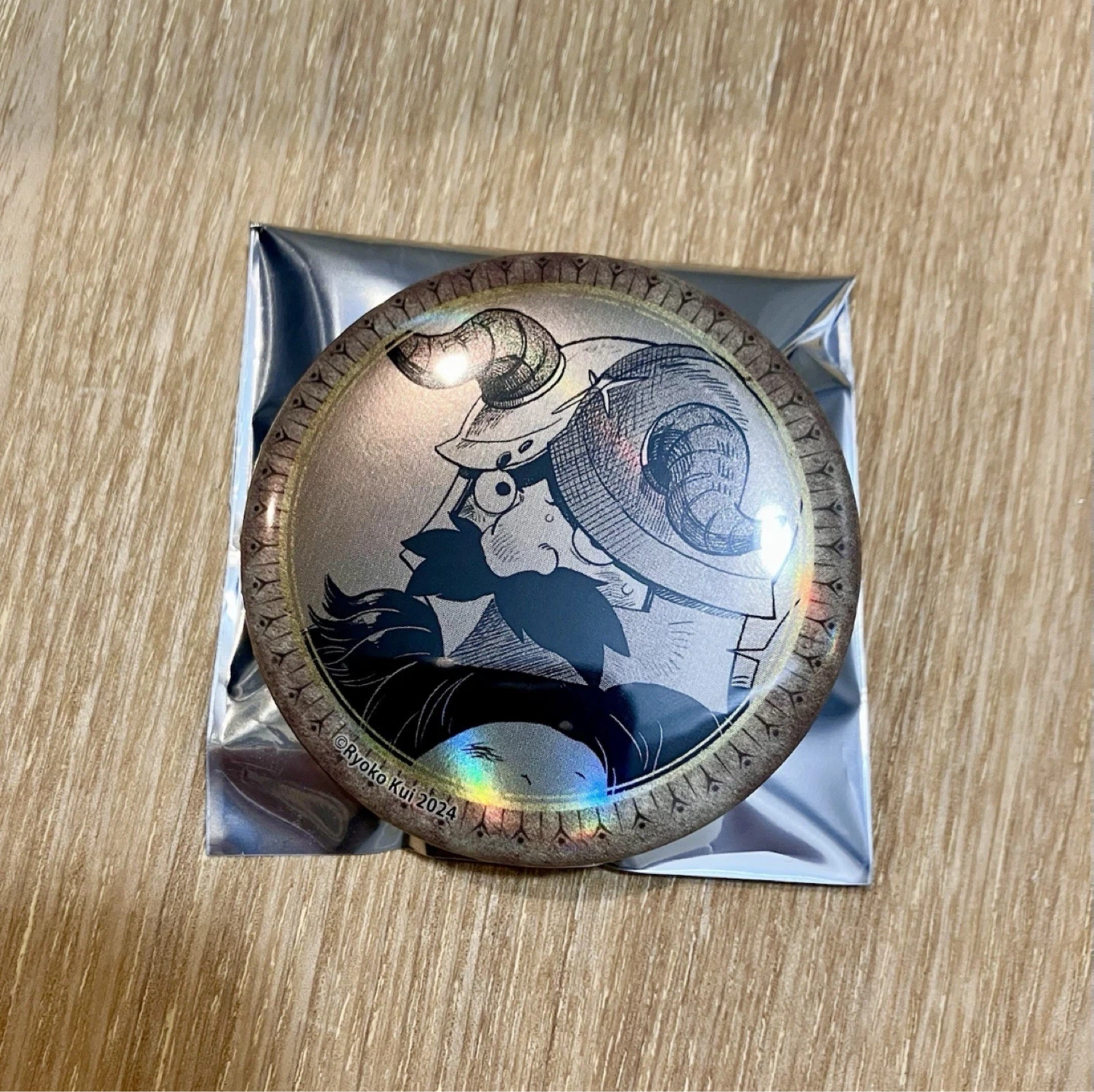 Delicious In Dungeon Senshi of Izganda Holographic Button Pin - photo 2