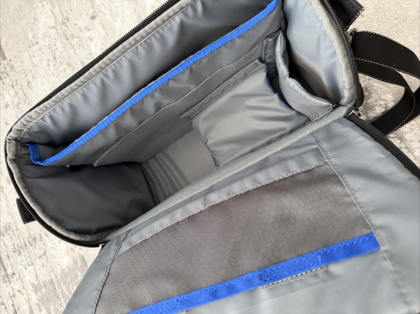 Think Tank camera bag - Mirrorless Mover 30i Shoulder Bag - photo 3