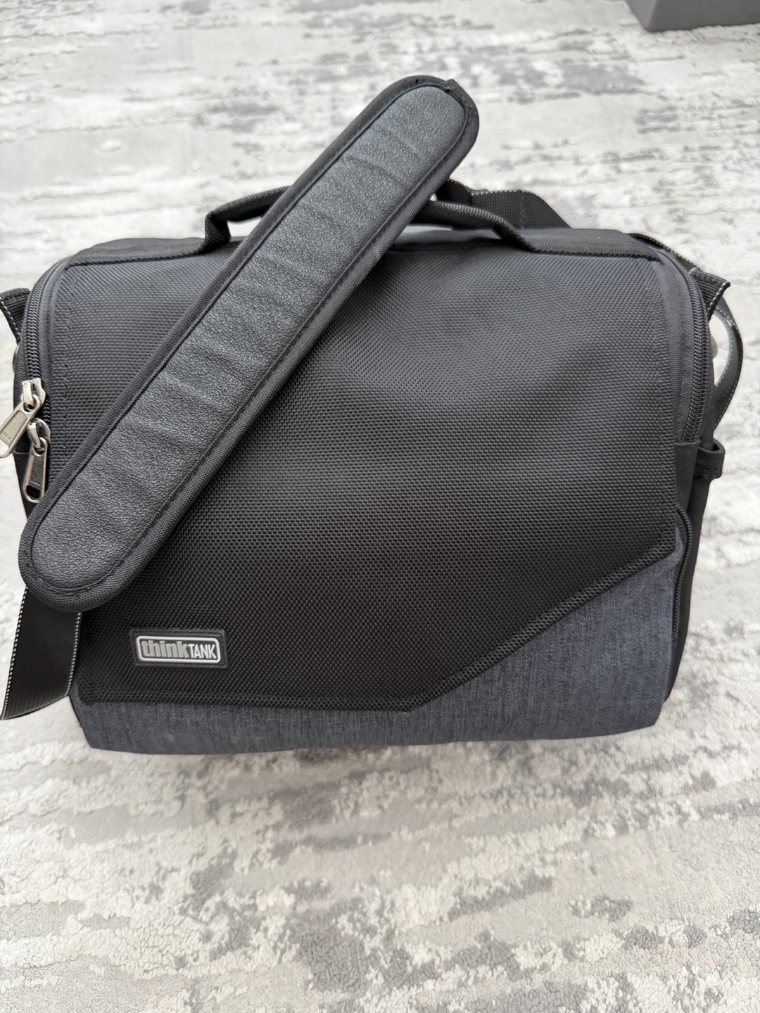 Think Tank camera bag - Mirrorless Mover 30i Shoulder Bag