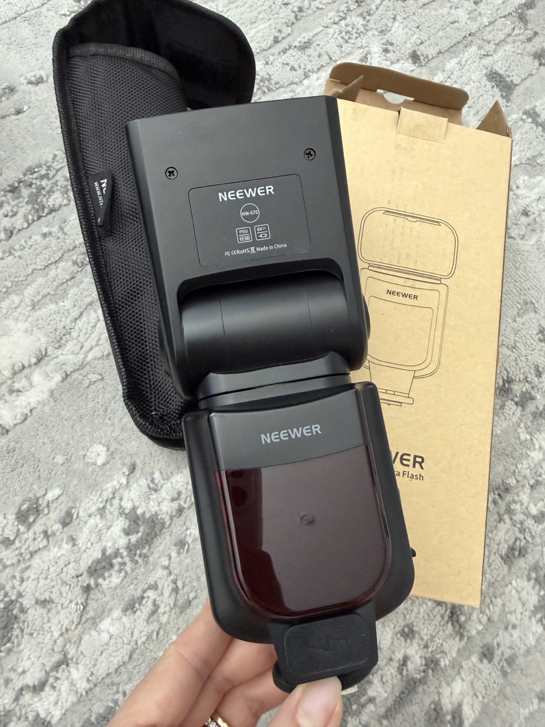 Neewer TT600 TTL On-camera Flash Speedlite