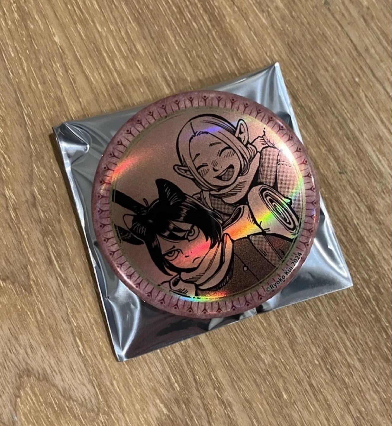 Delicious In Dungeon Marcille Izutsumi Holographic Button Pin - photo 3