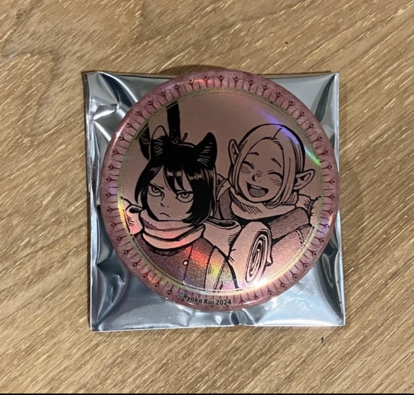 Delicious In Dungeon Marcille Izutsumi Holographic Button Pin - photo 4