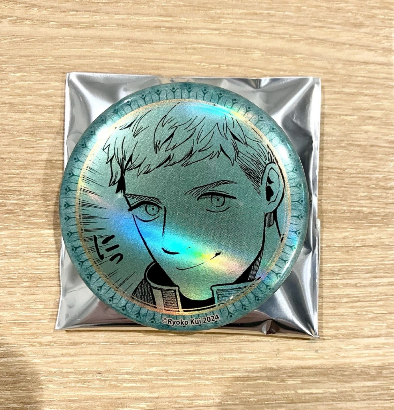 Delicious In Dungeon Laios Touden Holographic Button Pin Badge