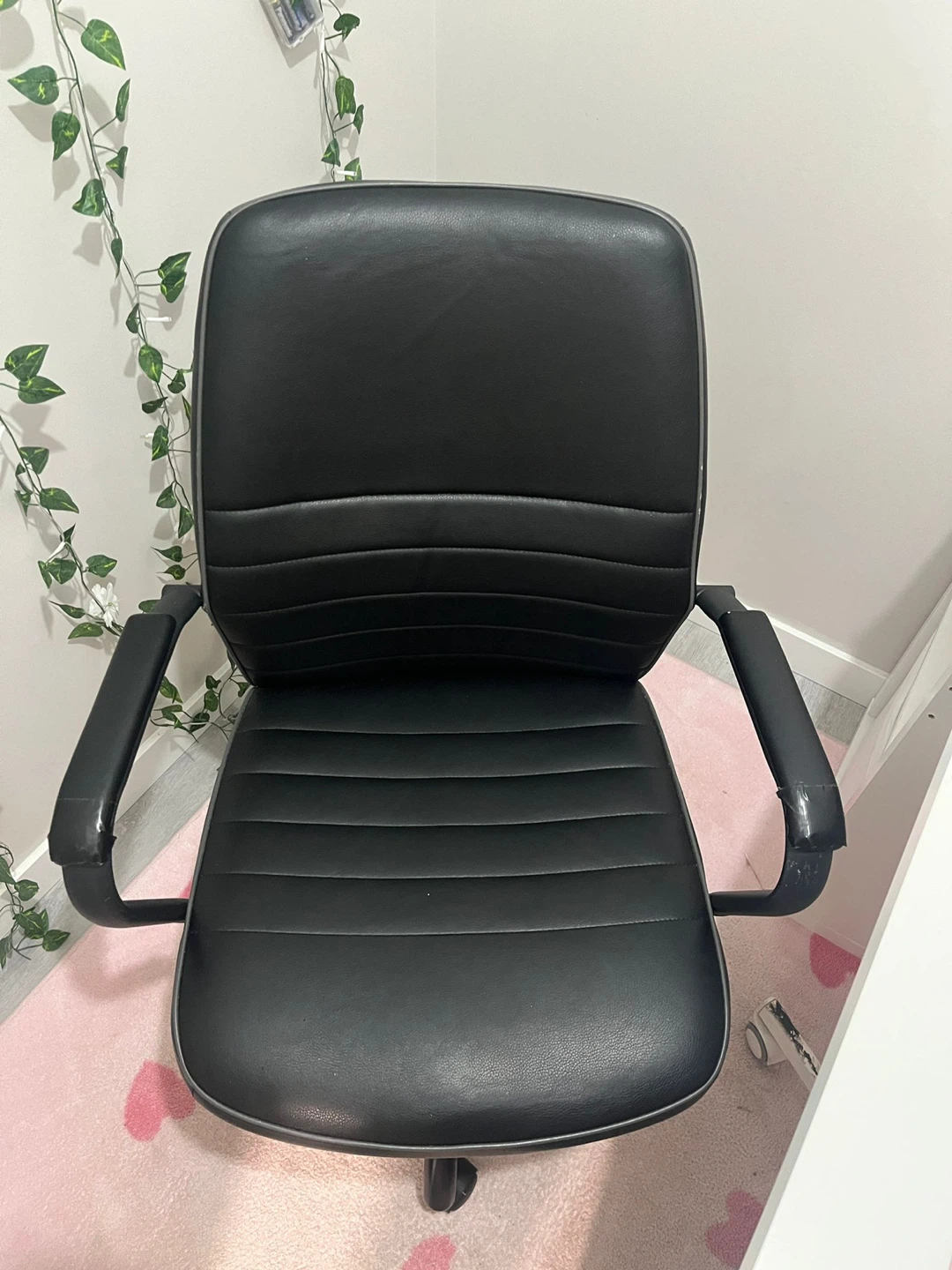 Black and White Gaming Chair - photo 2
