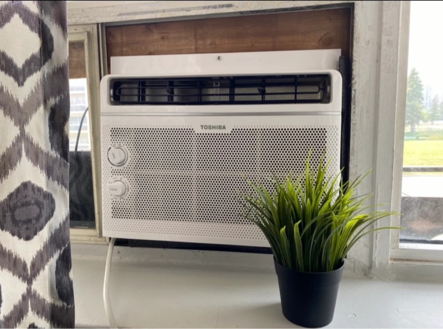 Toshiba Window Air Conditioner RAC-WK0512CMRC - photo 2