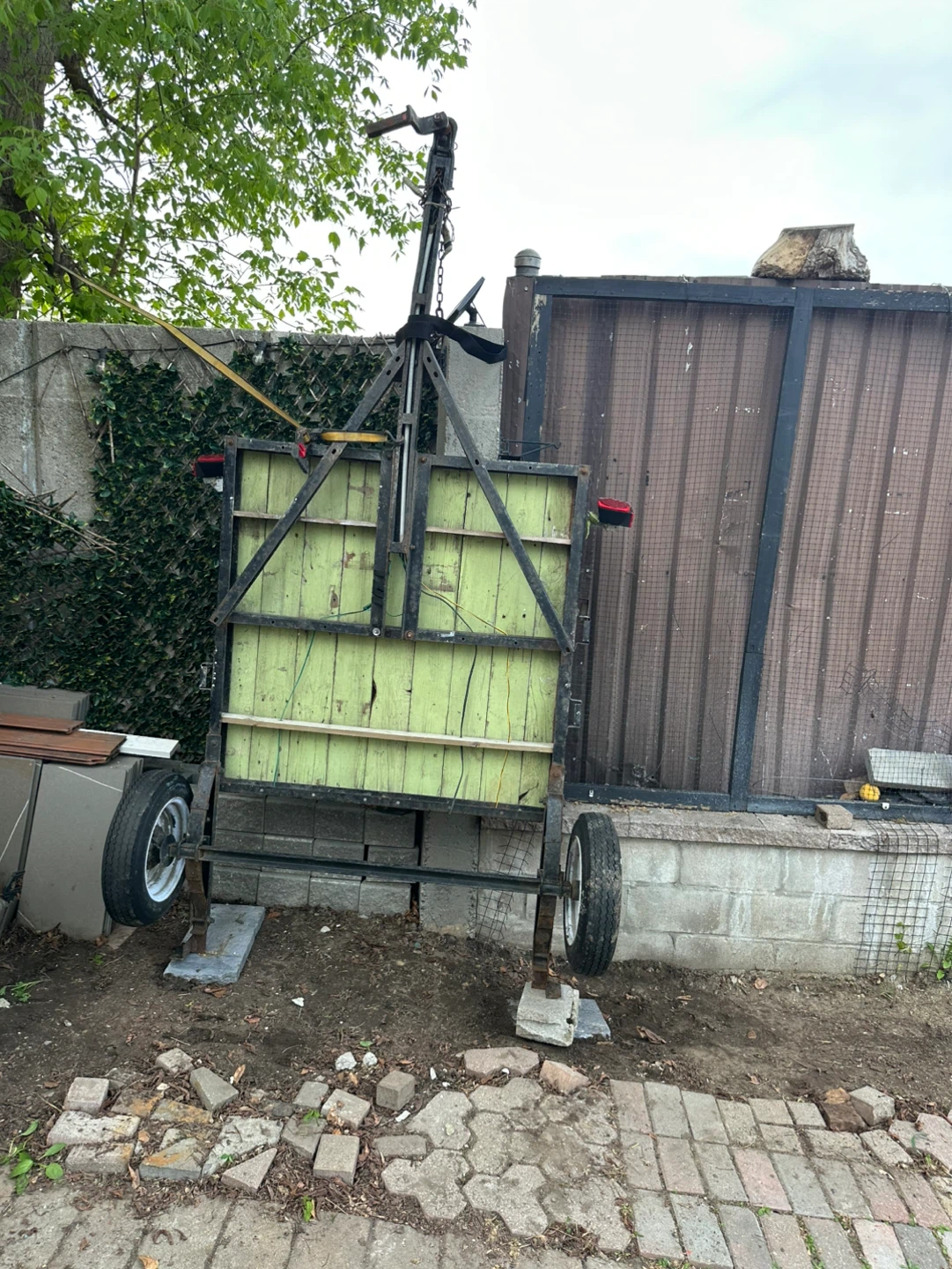 Folding 4x8ft Utility Trailer – Solid Frame, Ready to Haul - photo 4