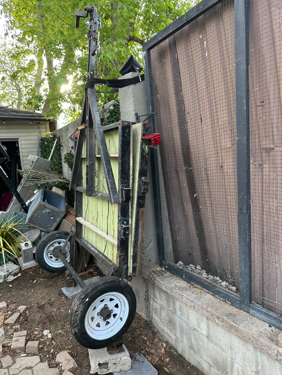 Folding 4x8ft Utility Trailer – Solid Frame, Ready to Haul - photo 5