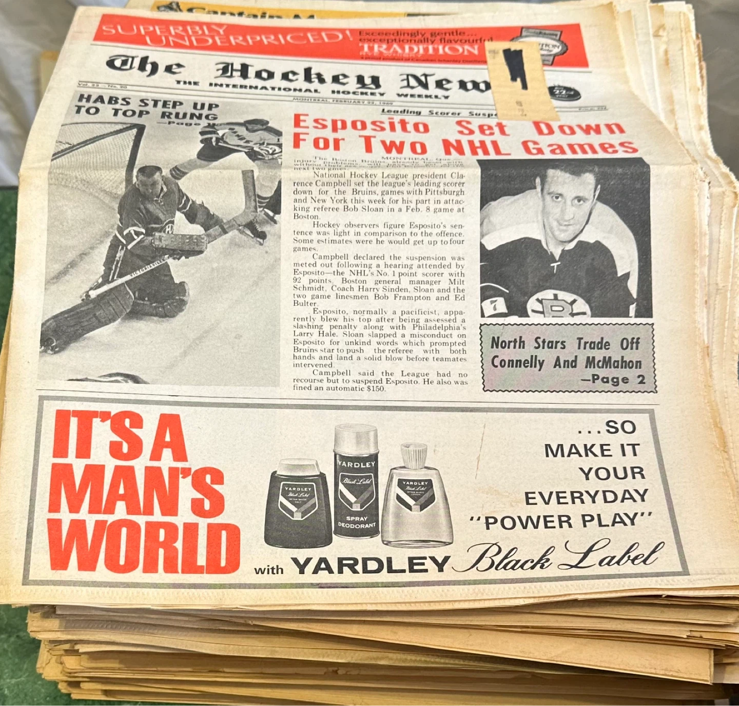The Hockey News - Collection of Issues - photo 3