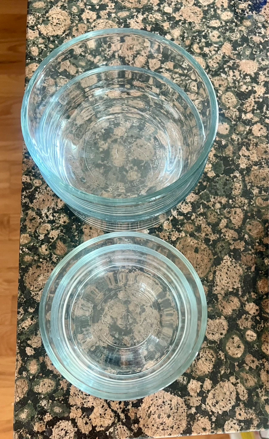 Pyrex Glass Mixing Bowls Set