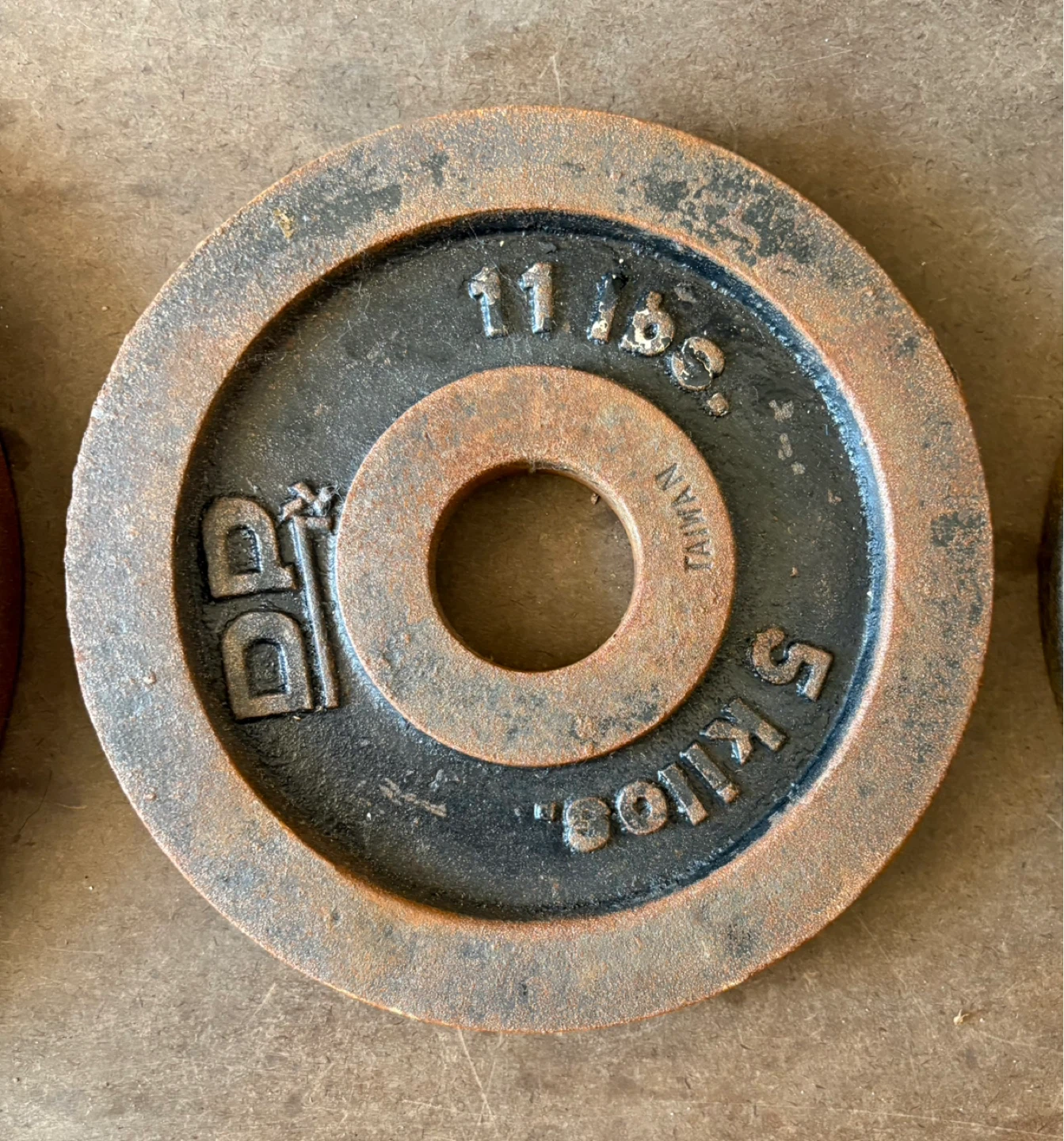 Barbell Weight Plates and bench - Various Weights - photo 4
