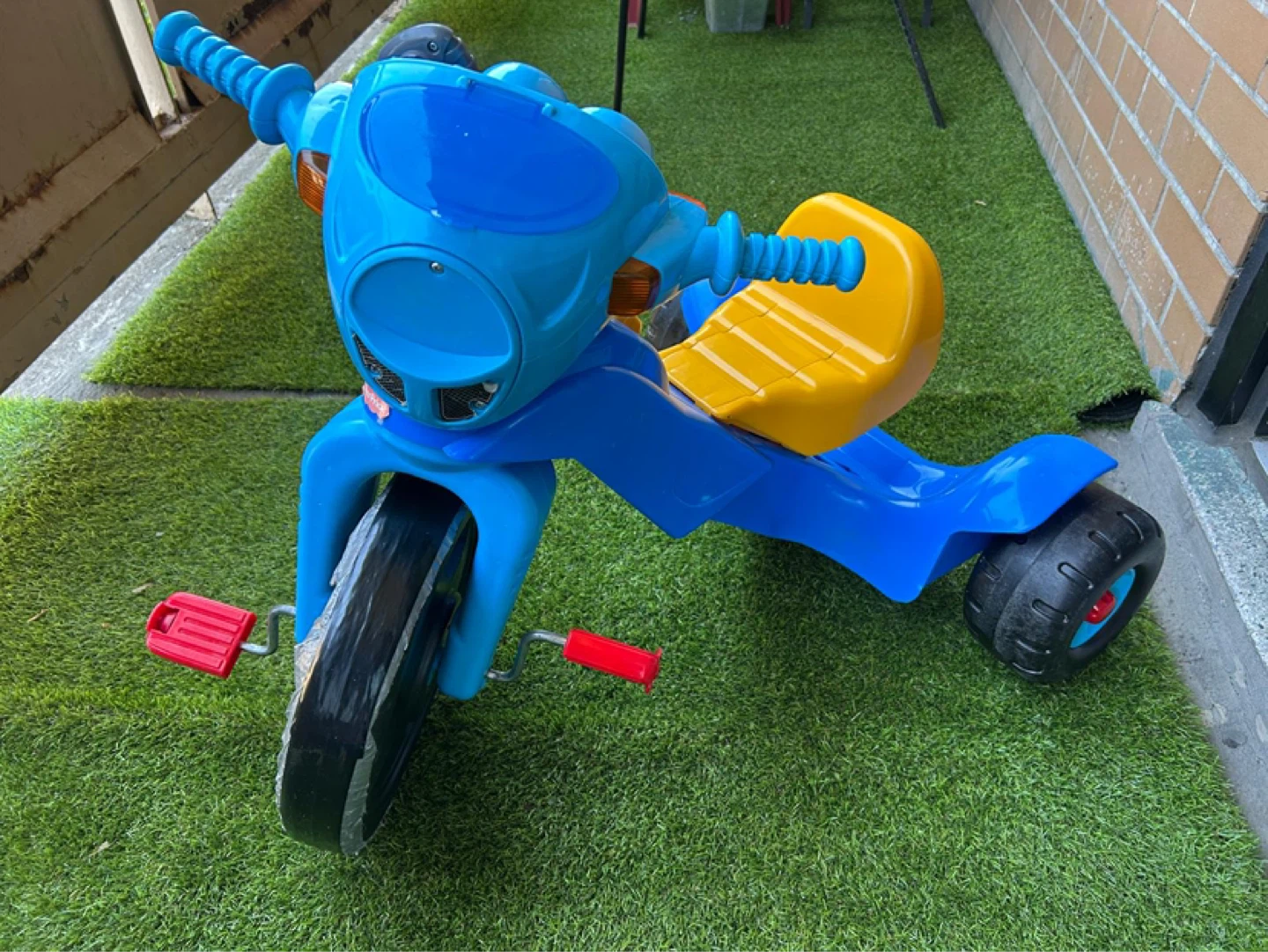 Kids Blue and Yellow Ride-On Tricycle - photo 2