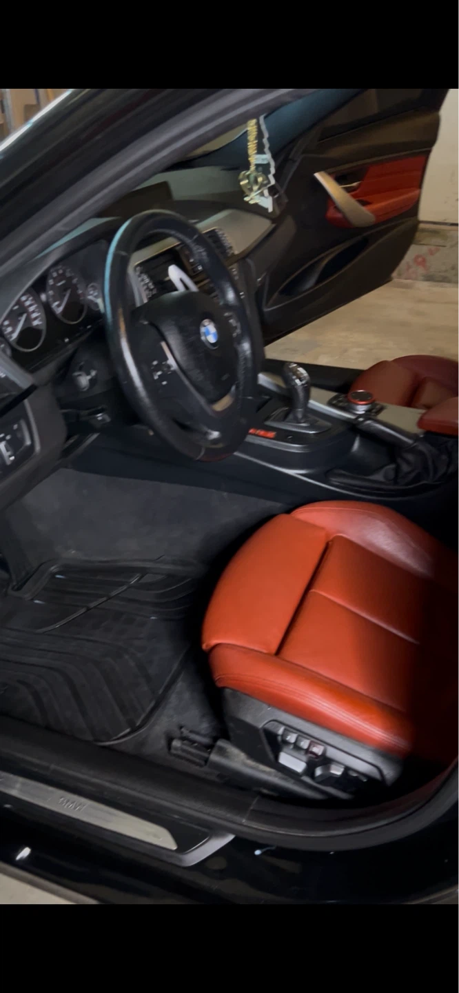 BMW 3 Series Sedan - photo 2