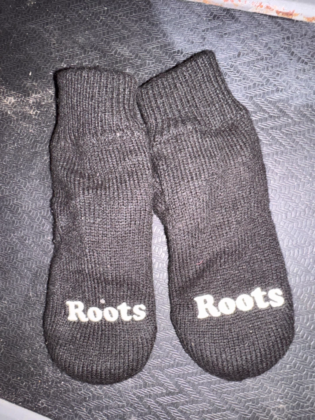 NEW Roots Mittens
