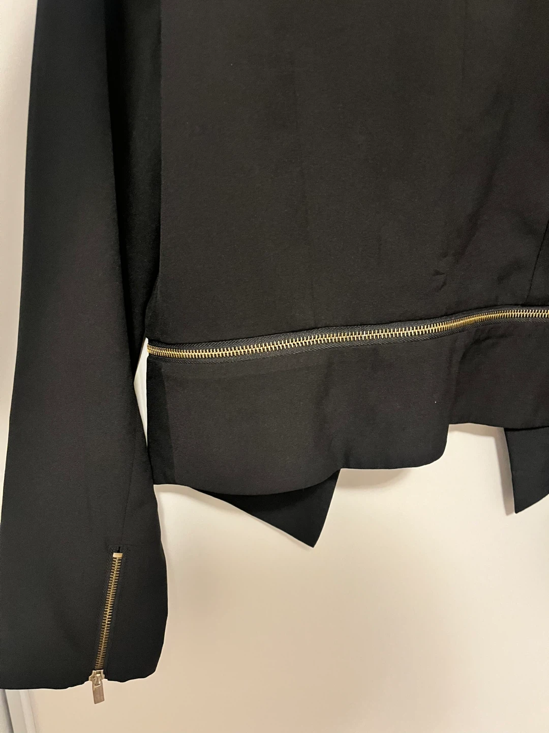 LOVE TREE Black Cropped Blazer with Gold Zippers - photo 2