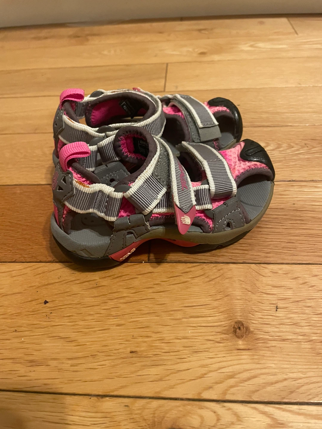 Kids Tevas size 8c - photo 2