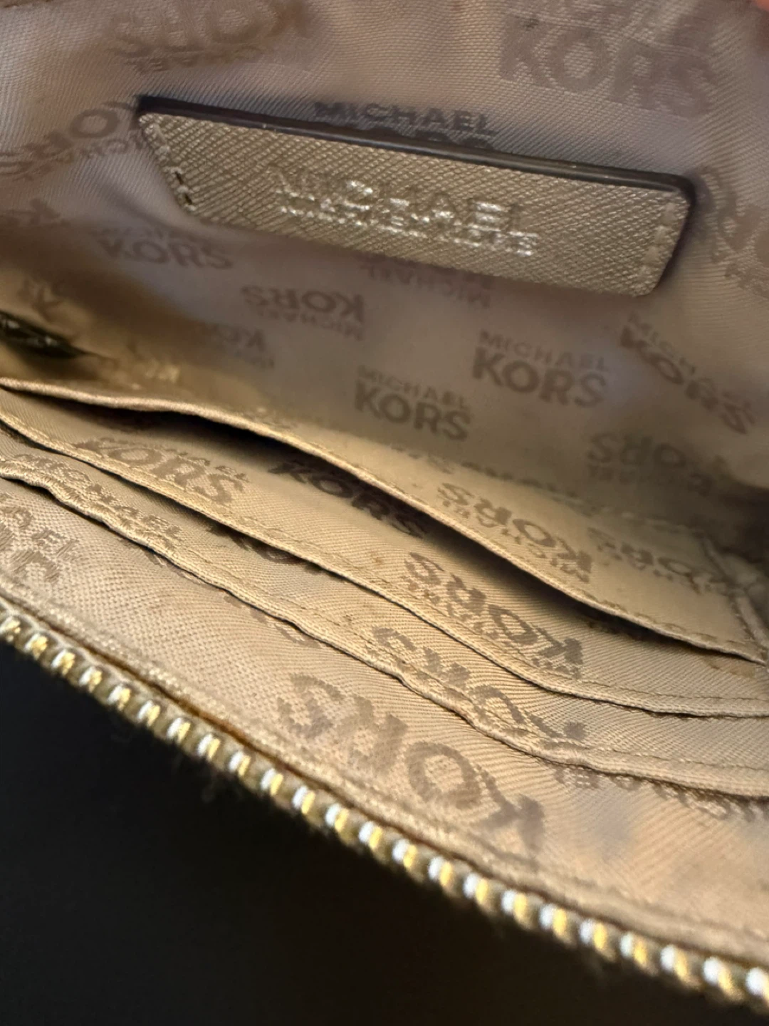 Michael Kors Wristlet Silver - photo 3