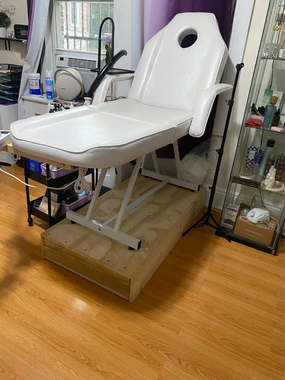 White Massage Table with Face Cradle - photo 3
