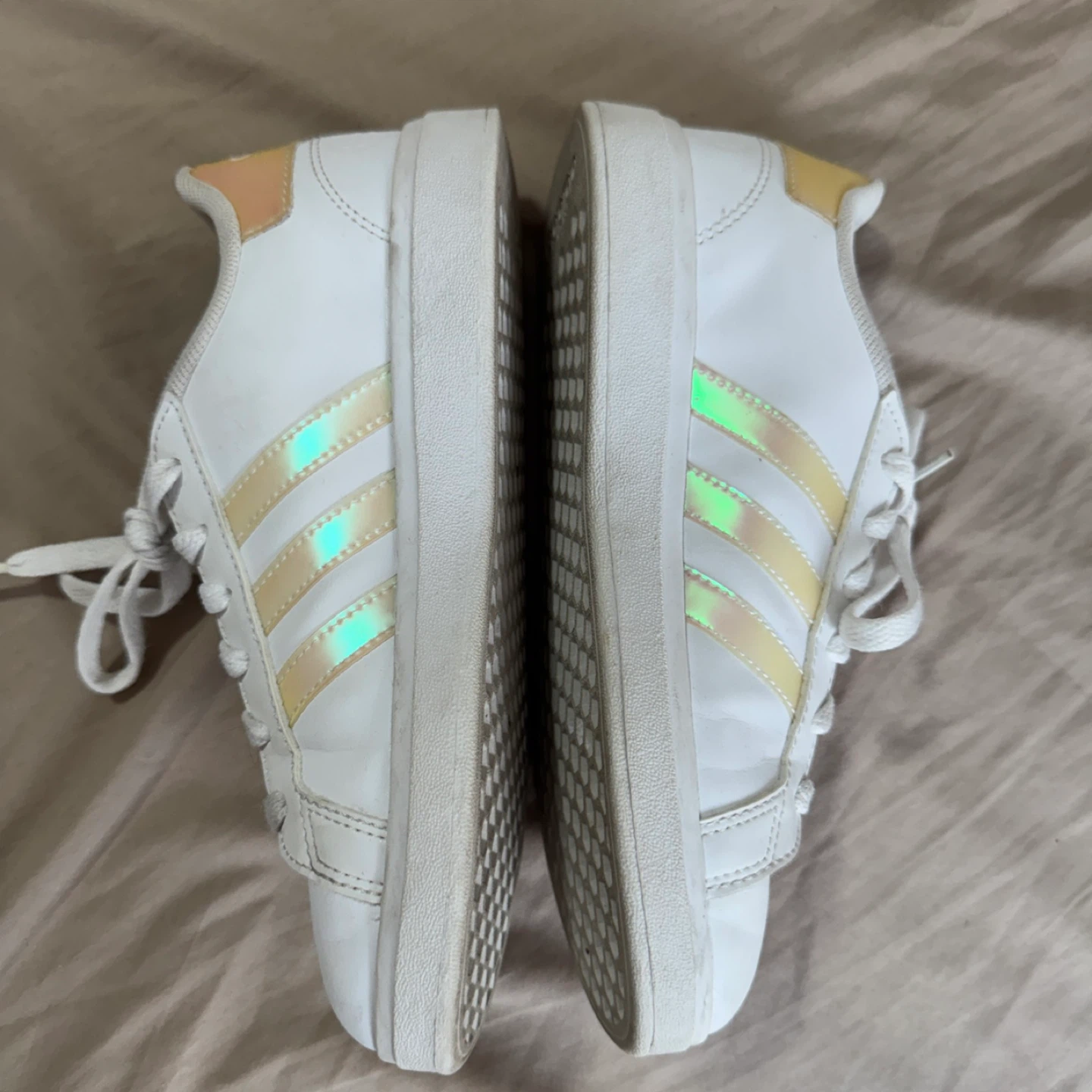 Adidas White Sneakers with Iridescent Stripes Girls size 3 - photo 3
