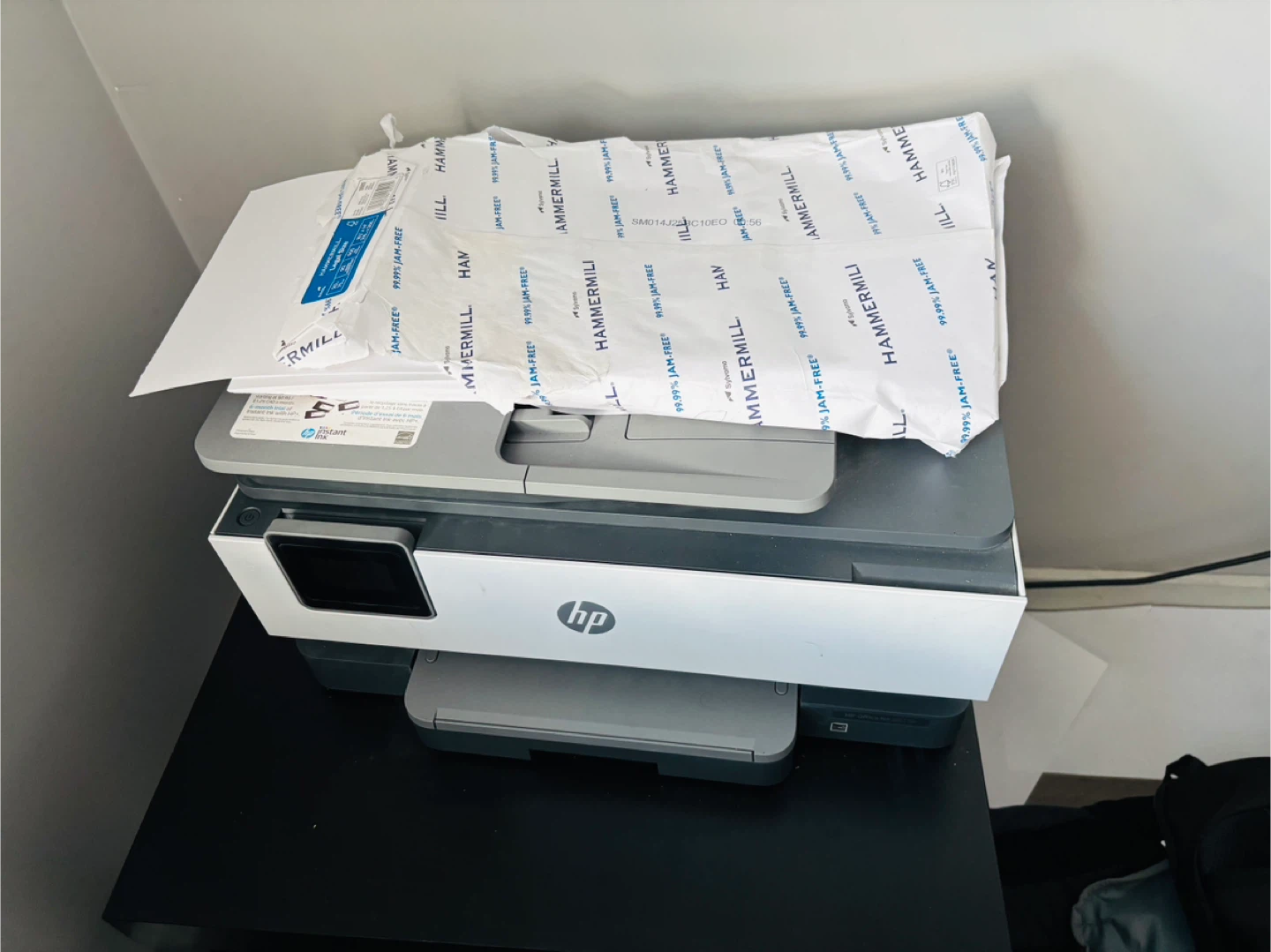 HP OfficeJet 8010 series All-in-One Printer - photo 2