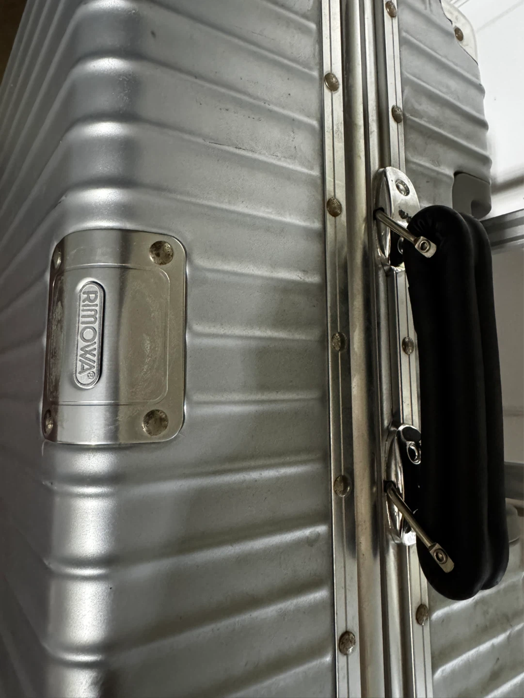 Rimowa-style luggage - photo 4