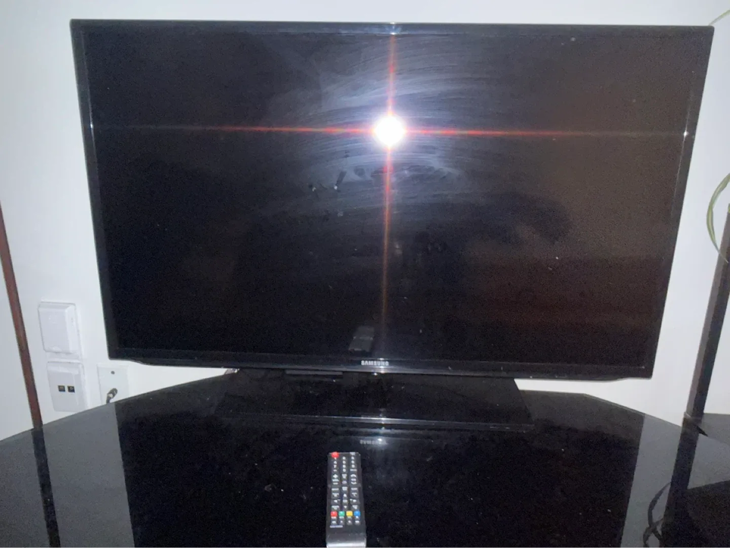 Samsung Flat Screen TV - photo 2