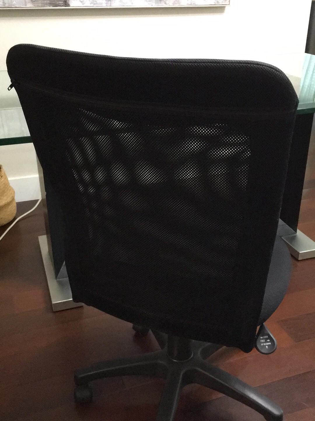 Black Mesh Office Chair - photo 2