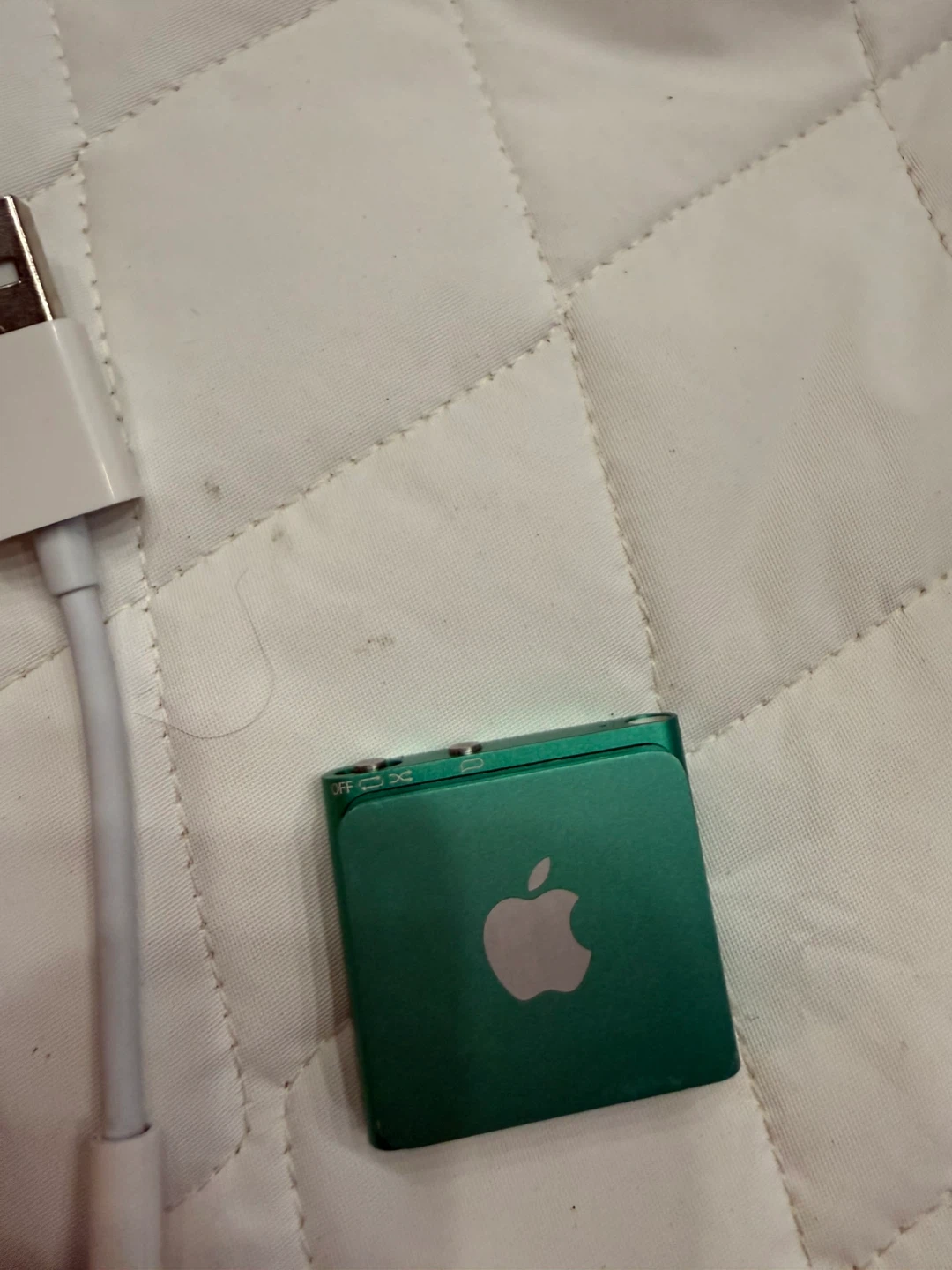 Apple iPod Shuffle (4th Gen) Green - photo 2