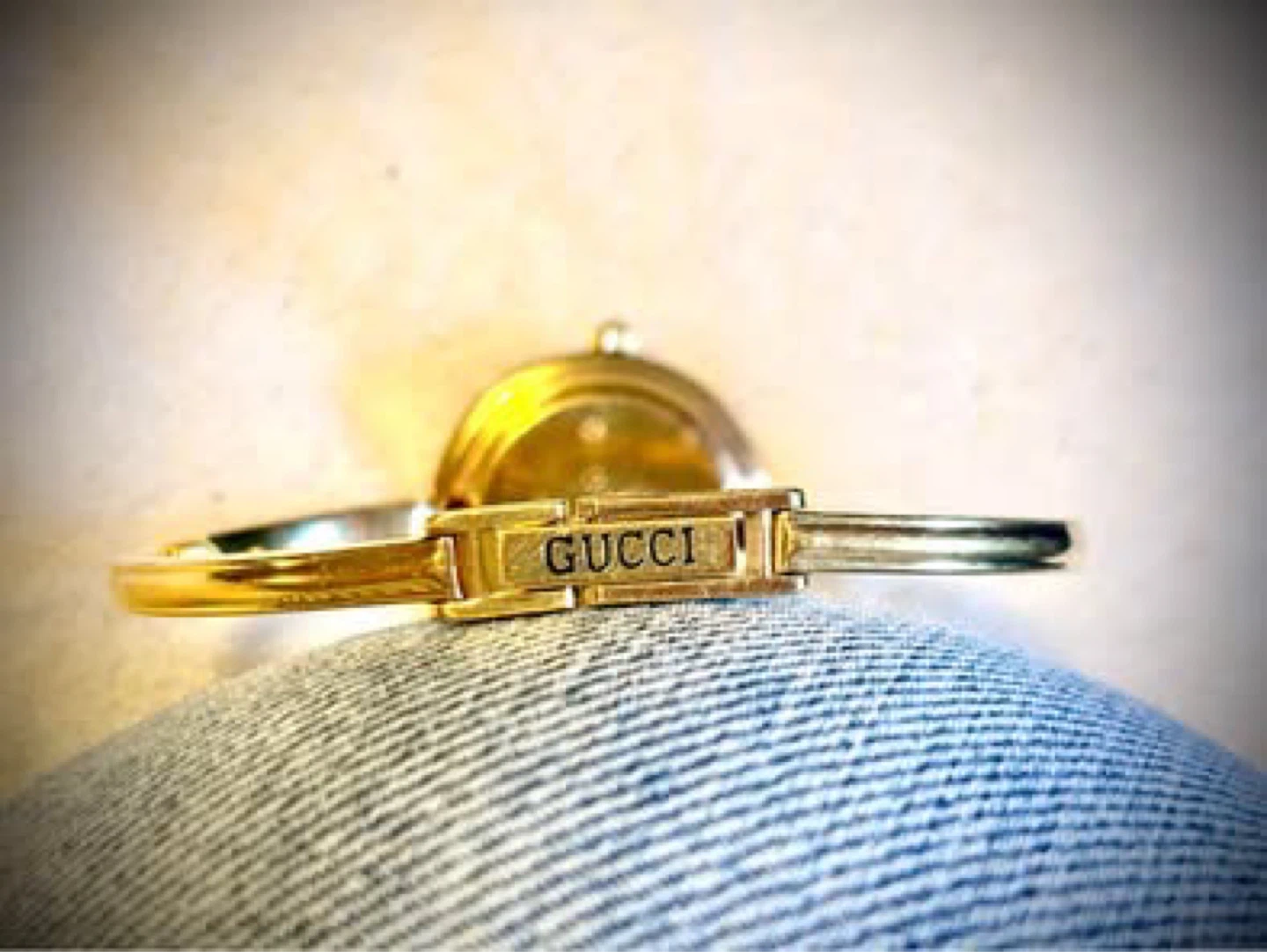 VINTAGE GUCCI WATCH,  12 Interchangeable Bezels With NEW BATTERY - photo 4