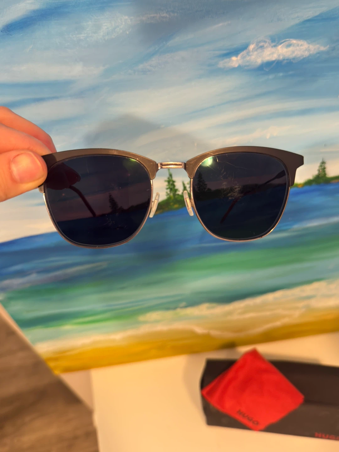 HUGO Sunglasses with Case and Cleaning Cloth - photo 2
