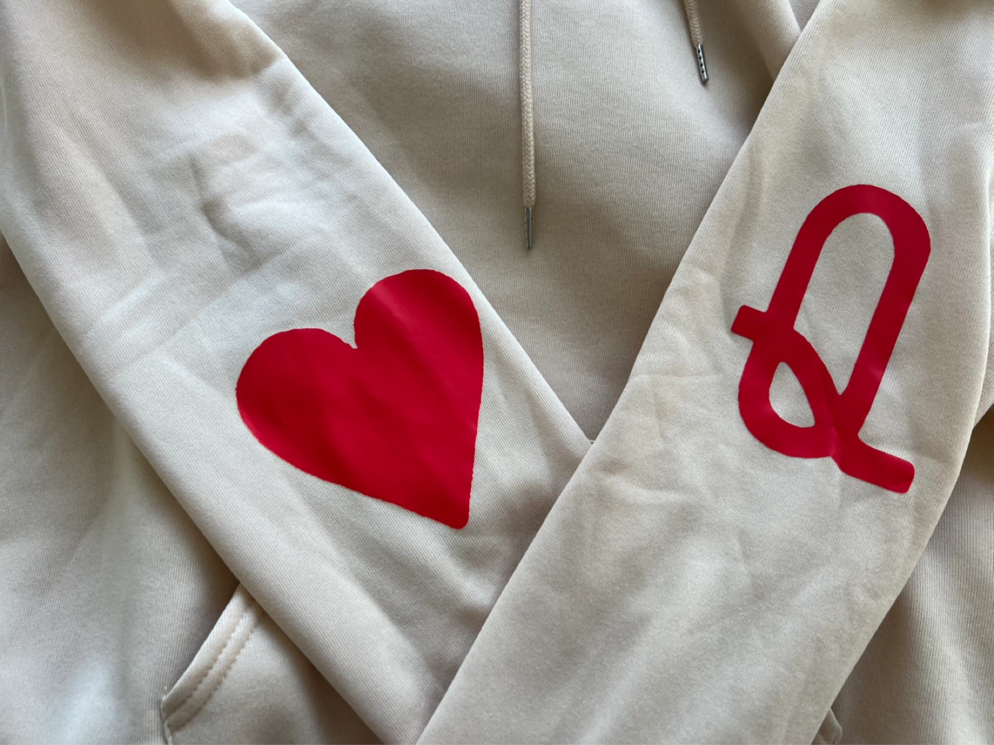 Cream Queen of Hearts Hoodie - Shein - photo 2