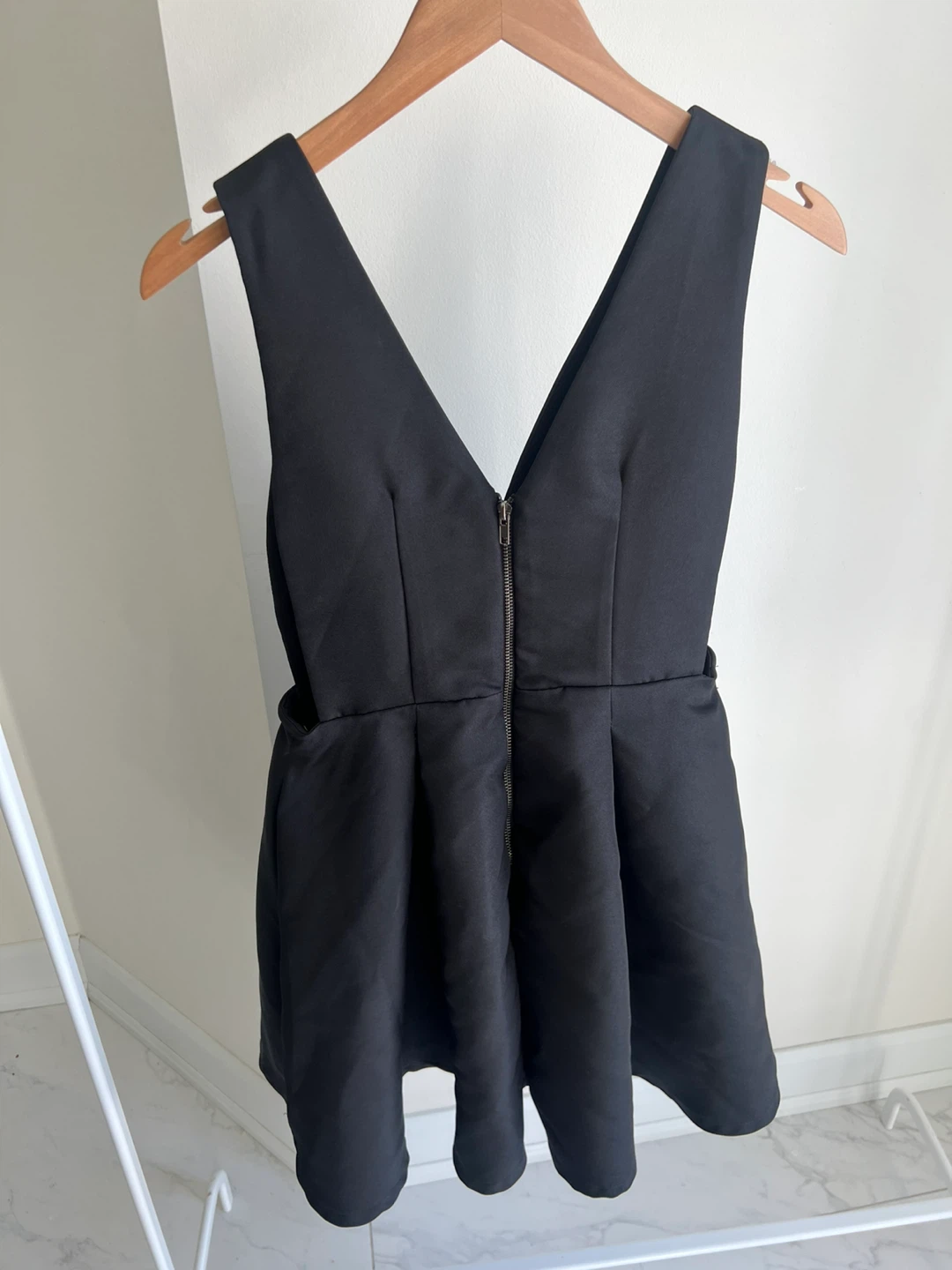 HOT & DELICIOUS Black DEEP V-Neck Dress, Size L - photo 2